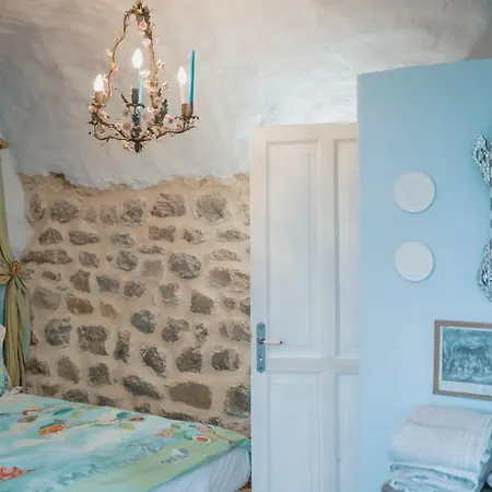 Rochessauve Chateau Sleeps 24 With Pool Rochessauve